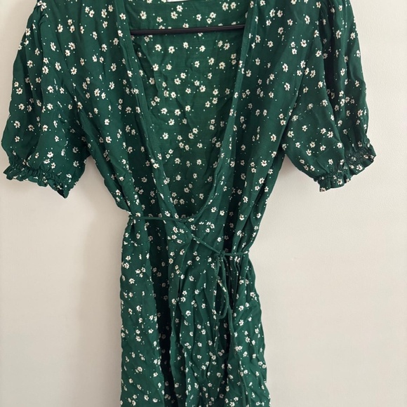 Faithfull the brand - Mira floral wrap dress in green (mini-dress) - Picture 4 of 7